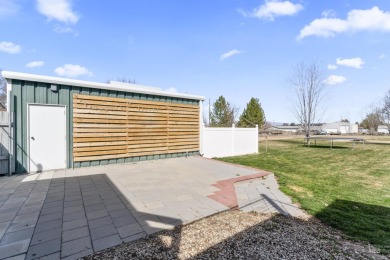 Rare find, tons of upgrades. Master bedroom/bathroom remodeled on Falcon Crest Golf Club in Idaho - for sale on GolfHomes.com, golf home, golf lot