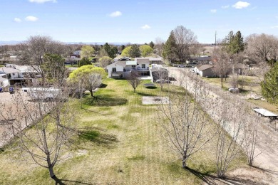 Rare find, tons of upgrades. Master bedroom/bathroom remodeled on Falcon Crest Golf Club in Idaho - for sale on GolfHomes.com, golf home, golf lot