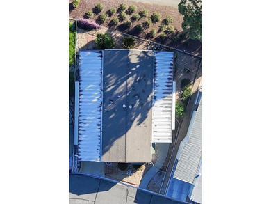 SELLER IS MOTIVATED! Seller may consider a flooring credit with on Hemet West Mobile Estates in California - for sale on GolfHomes.com, golf home, golf lot