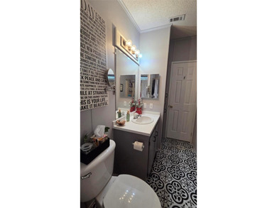 Charming & Spacious Furnished 2-Bedroom Home in Vibrant on Plantation Golf Club in Florida - for sale on GolfHomes.com, golf home, golf lot