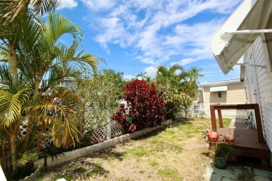 **GOLDEN GATE'S BOLD AND BEAUTIFUL!** Magnificent 2 bedroom, 2 on Mainlands Golf Club in Florida - for sale on GolfHomes.com, golf home, golf lot