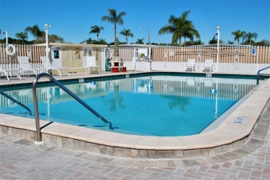 **GOLDEN GATE'S BOLD AND BEAUTIFUL!** Magnificent 2 bedroom, 2 on Mainlands Golf Club in Florida - for sale on GolfHomes.com, golf home, golf lot