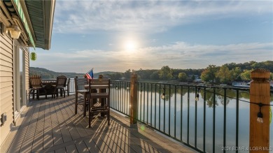 LET THE SUN SHINE IN! This cheery 3-bedroom 2 bath condo located on Lake Valley Country Club in Missouri - for sale on GolfHomes.com, golf home, golf lot