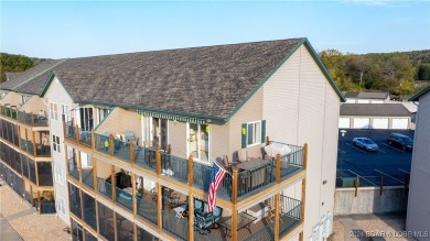 LET THE SUN SHINE IN! This cheery 3-bedroom 2 bath condo located on Lake Valley Country Club in Missouri - for sale on GolfHomes.com, golf home, golf lot