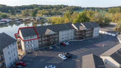 LET THE SUN SHINE IN! This cheery 3-bedroom 2 bath condo located on Lake Valley Country Club in Missouri - for sale on GolfHomes.com, golf home, golf lot