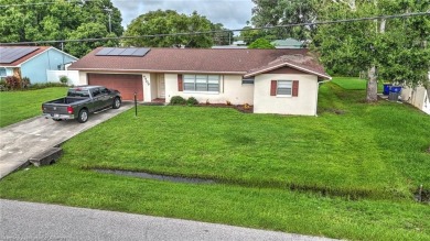 REDUCED TO UNDER $200,000! Wonderful Lake Haven Estates Home on Harder Hall Golf and Country Club  in Florida - for sale on GolfHomes.com, golf home, golf lot