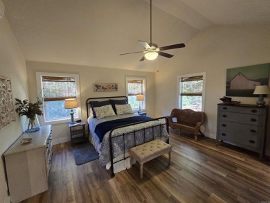 Cozy cabin for the perfect weekend retreat on Greers Ferry Lake on Tannenbaum Golf Club in Arkansas - for sale on GolfHomes.com, golf home, golf lot