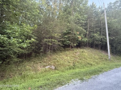 Nice lot located near end of road. Sewer, water and electric on Heatherhurst Golf Course in Tennessee - for sale on GolfHomes.com, golf home, golf lot