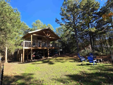 Cozy cabin for the perfect weekend retreat on Greers Ferry Lake on Tannenbaum Golf Club in Arkansas - for sale on GolfHomes.com, golf home, golf lot