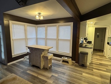 Cul-de-sac living in desirable Knollwood West featuring vaulted on Knollwood Country Club in Indiana - for sale on GolfHomes.com, golf home, golf lot