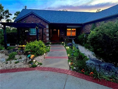 Private mountaintop sanctuary in Holiday Island, AR--where on Holiday Island Executive Golf Course in Arkansas - for sale on GolfHomes.com, golf home, golf lot
