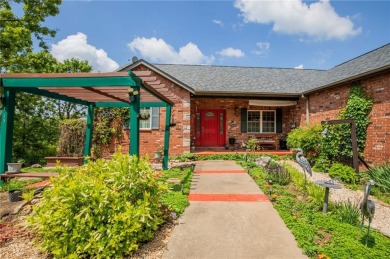 Private mountaintop sanctuary in Holiday Island, AR--where on Holiday Island Executive Golf Course in Arkansas - for sale on GolfHomes.com, golf home, golf lot