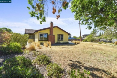 Opportunity knocks with this single-story home on a flat on San Ramon Golf Club in California - for sale on GolfHomes.com, golf home, golf lot