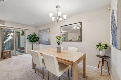 Cozy 3-bedroom townhome in Garden Isle.   The open floor plan on Chuck Corica Golf Complex in California - for sale on GolfHomes.com, golf home, golf lot