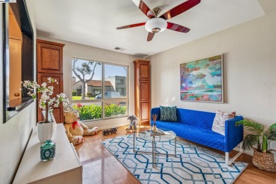 Cozy 3-bedroom townhome in Garden Isle.   The open floor plan on Chuck Corica Golf Complex in California - for sale on GolfHomes.com, golf home, golf lot