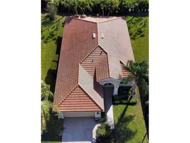 EXQUISITE EXECUTIVE HOME IN PRISTINE CONDITION OFFERED TURNKEY on Glen Eagle Golf and Country Club in Florida - for sale on GolfHomes.com, golf home, golf lot