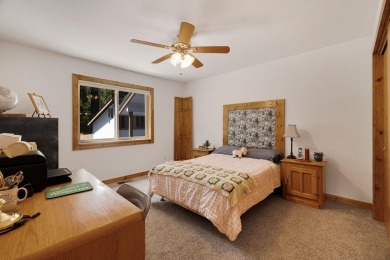 This well-appointed mountain style retreat offers excellent on Bailey Creek Golf Course in California - for sale on GolfHomes.com, golf home, golf lot