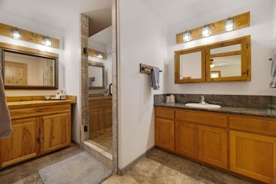 This well-appointed mountain style retreat offers excellent on Bailey Creek Golf Course in California - for sale on GolfHomes.com, golf home, golf lot