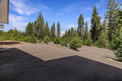 This well-appointed mountain style retreat offers excellent on Bailey Creek Golf Course in California - for sale on GolfHomes.com, golf home, golf lot