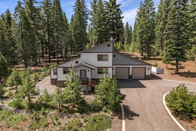 This well-appointed mountain style retreat offers excellent on Bailey Creek Golf Course in California - for sale on GolfHomes.com, golf home, golf lot