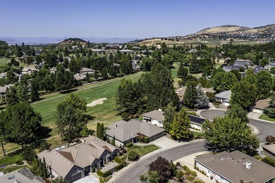 Stunning, contemporary single level 3 bed, 3 bath home perfectly on Rogue Valley Country Club in Oregon - for sale on GolfHomes.com, golf home, golf lot