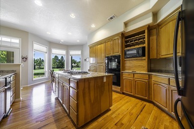 Stunning, contemporary single level 3 bed, 3 bath home perfectly on Rogue Valley Country Club in Oregon - for sale on GolfHomes.com, golf home, golf lot