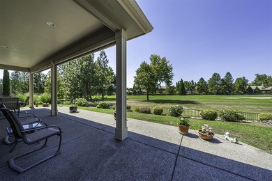 Stunning, contemporary single level 3 bed, 3 bath home perfectly on Rogue Valley Country Club in Oregon - for sale on GolfHomes.com, golf home, golf lot