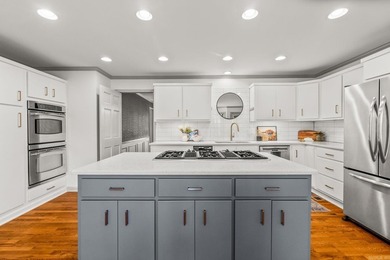 Set on a quiet cul-de-sac in Pleasant Valley, this on Pleasant Valley Country Club in Arkansas - for sale on GolfHomes.com, golf home, golf lot