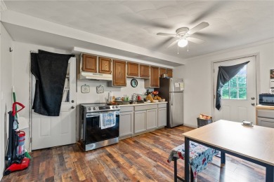 RARE 3-unit on a golf course! Recently renovated and full of on Greenview Country Club - Greenview in New York - for sale on GolfHomes.com, golf home, golf lot
