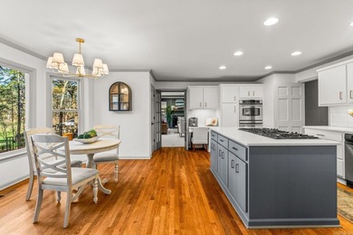 Set on a quiet cul-de-sac in Pleasant Valley, this on Pleasant Valley Country Club in Arkansas - for sale on GolfHomes.com, golf home, golf lot