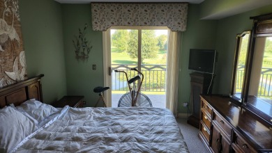 Spectacular golf course view! Great location & price. Upscale on Old Orchard Country Club in Illinois - for sale on GolfHomes.com, golf home, golf lot