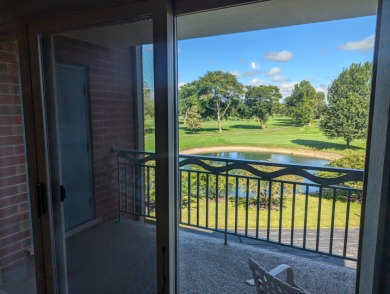 Spectacular golf course view! Great location & price. Upscale on Old Orchard Country Club in Illinois - for sale on GolfHomes.com, golf home, golf lot