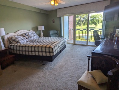 Spectacular golf course view! Great location & price. Upscale on Old Orchard Country Club in Illinois - for sale on GolfHomes.com, golf home, golf lot