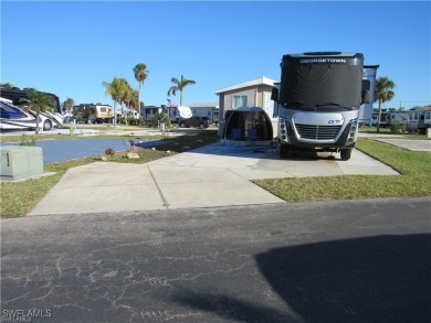 LOCATION! LOCATION! Vacant lot on a 2-way street in Palmetto on Kelly Greens Golf and Country Club in Florida - for sale on GolfHomes.com, golf home, golf lot