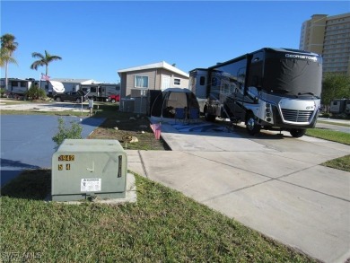LOCATION! LOCATION! Vacant lot on a 2-way street in Palmetto on Kelly Greens Golf and Country Club in Florida - for sale on GolfHomes.com, golf home, golf lot