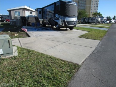 LOCATION! LOCATION! Vacant lot on a 2-way street in Palmetto on Kelly Greens Golf and Country Club in Florida - for sale on GolfHomes.com, golf home, golf lot