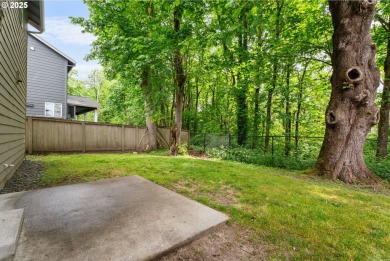Beautiful Washougal 3-bed, 2.5-bath, 1,610sqft home with a green on Orchard Hills Country Club in Washington - for sale on GolfHomes.com, golf home, golf lot