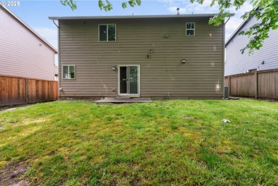 Beautiful Washougal 3-bed, 2.5-bath, 1,610sqft home with a green on Orchard Hills Country Club in Washington - for sale on GolfHomes.com, golf home, golf lot