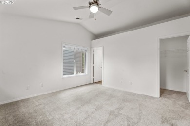 Beautiful Washougal 3-bed, 2.5-bath, 1,610sqft home with a green on Orchard Hills Country Club in Washington - for sale on GolfHomes.com, golf home, golf lot