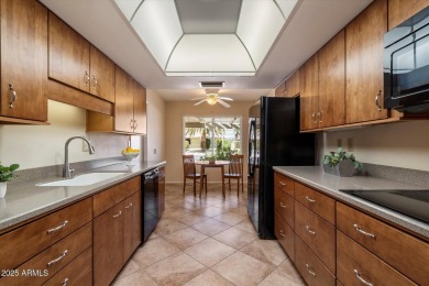 Welcome to this fully updated Stanford model home in Phase 2 of on PalmBrook Country Club in Arizona - for sale on GolfHomes.com, golf home, golf lot