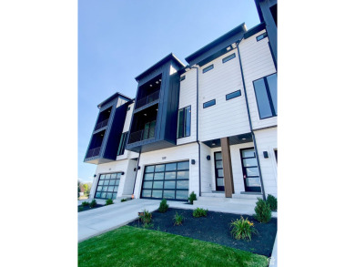 Luxury Townhome with Panoramic Views in the Heart of Saratoga on Talons Cove Golf Club in Utah - for sale on GolfHomes.com, golf home, golf lot