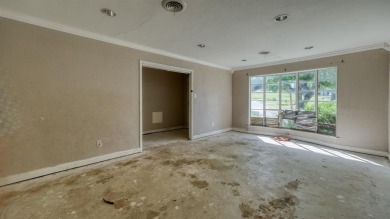 Calling on all investors!!! This 1,748 sqft Brick Home sits on a on Glen Garden Golf and Country Club in Texas - for sale on GolfHomes.com, golf home, golf lot