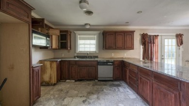 Calling on all investors!!! This 1,748 sqft Brick Home sits on a on Glen Garden Golf and Country Club in Texas - for sale on GolfHomes.com, golf home, golf lot