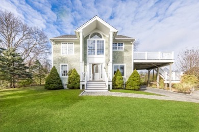 This centrally located 4 bedroom, 3 bath deck house is your on Montauk Downs State Park Golf Course in New York - for sale on GolfHomes.com, golf home, golf lot