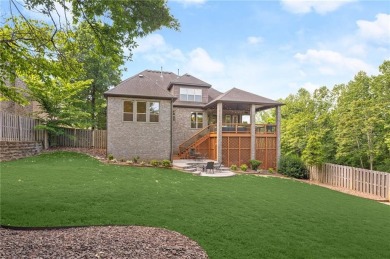 Gorgeous Shadow Valley Home on Corner Lot! This move in ready 4 on Shadow Valley Country Club in Arkansas - for sale on GolfHomes.com, golf home, golf lot