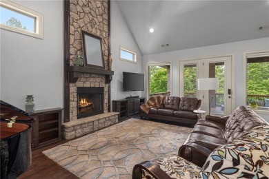 Gorgeous Shadow Valley Home on Corner Lot! This move in ready 4 on Shadow Valley Country Club in Arkansas - for sale on GolfHomes.com, golf home, golf lot