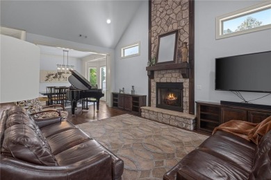 Gorgeous Shadow Valley Home on Corner Lot! This move in ready 4 on Shadow Valley Country Club in Arkansas - for sale on GolfHomes.com, golf home, golf lot