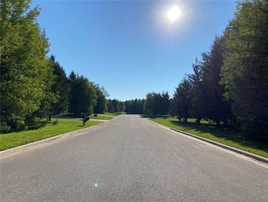 Looking for the perfect place to build your dream home?  Look no on Geneva Golf Club in Minnesota - for sale on GolfHomes.com, golf home, golf lot