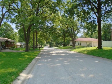 Price reduced!! Great potential in the true ranch that backs up on Leavenworth Country Club in Kansas - for sale on GolfHomes.com, golf home, golf lot