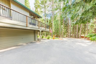 Enchanting Chalet Retreat in Lake Almanor Country Club. Discover on Lake Almanor Country Club in California - for sale on GolfHomes.com, golf home, golf lot